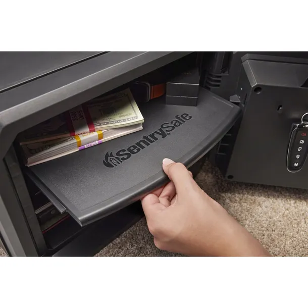 master-lock-security-safe-fire-water-resistant-fpw082ftc