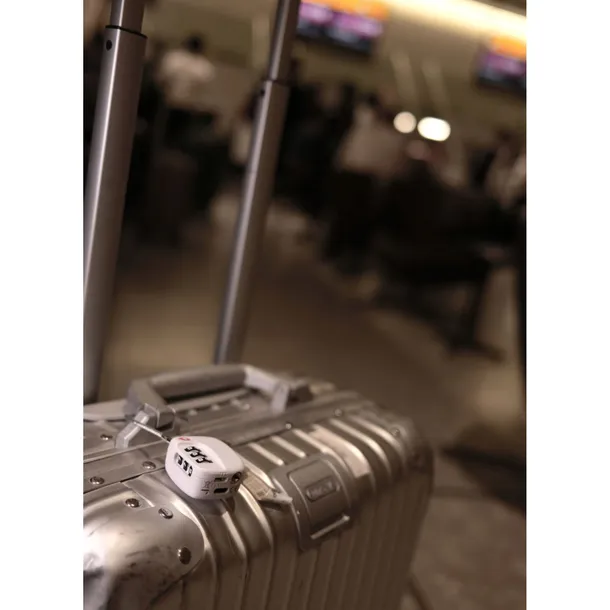boompods-lock-tsa-bag-tracker-white