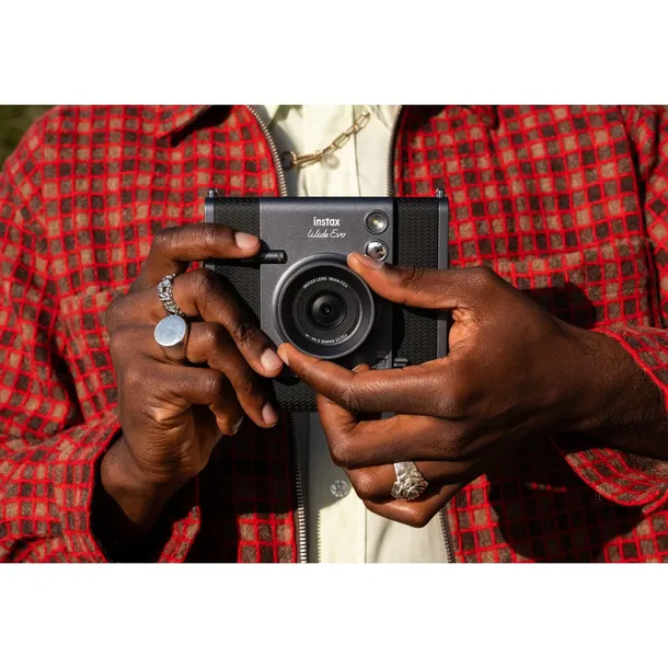 fujifilm-instax-wide-evo