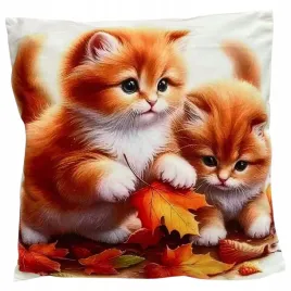 dekoracyjna-poszewka-45x45-cm-dwa-male-kotki-wsrod-lisci