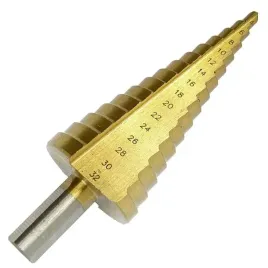 wiertlo-stozkowe-stopniowe-choinkowe-tytan-4-32mm