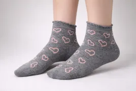 bawelniane-skarpety-damskie-serduszka-prezent-na-walentynki-szary-35-38
