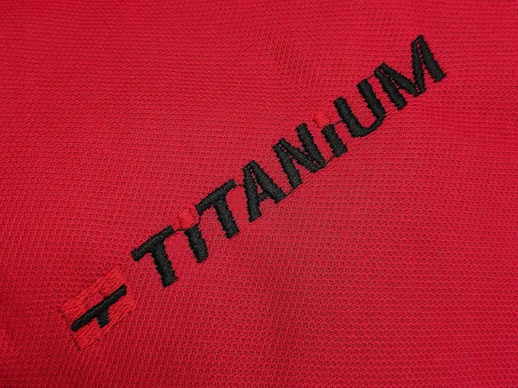 pokrowce-titanium-gratis-do-suzuki-swift-material-material-tapicerski