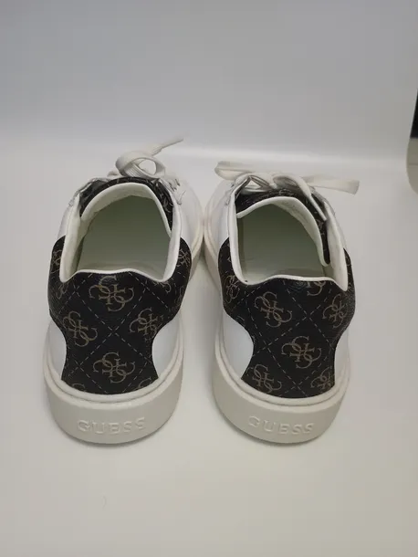 sneakersy-guess-biale-marka-guess