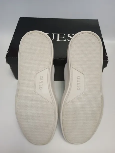 sneakersy-guess-biale-wysokosc-brak-informacji