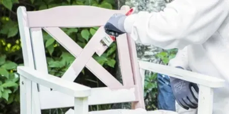 tikkurila-valtti-plus-complete-075l-black-ebony-funkcje-dekoracyjna-odbija-swiatlo-ochrona-uv-odpornosc-na-scieranie-wodoodporna