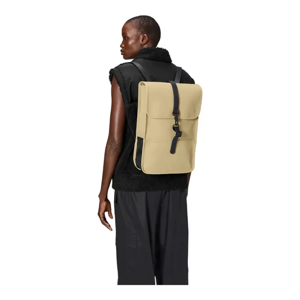 rains-plecak-backpack-mini-bezowy-w3-cechy-dodatkowe-brak