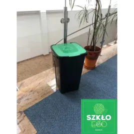 kosz-do-segregacji-smieci-50l-zielony-z-naklejka