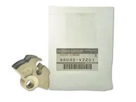 nissan-pick-up-d22-98-uchwyt-linki-hamulcowej