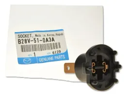 mazda3-bk-i-03-08-oprawka-gniazdo-zarowki-lampy-h7
