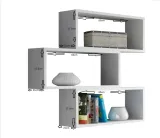 polka-wiszaca-ada-biala-salon-material-plyta-laminowana