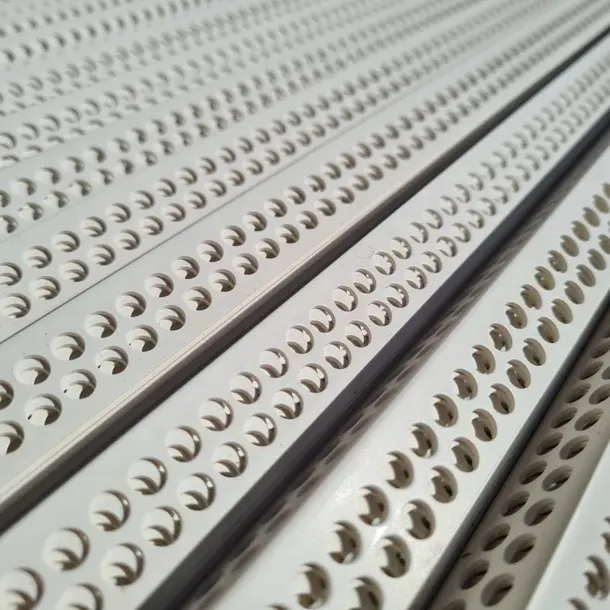 naroznik-perforowany-pcv-250-cm-profil-do-gk-sucha-zabudowa-kod-producenta-fiberglass-fabrics