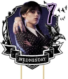 topper-ozdoba-na-tort-wednesday-addams-wiek