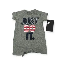 rampers-dla-chlopca-z-krotkim-rekawem-nike-3-miesiace