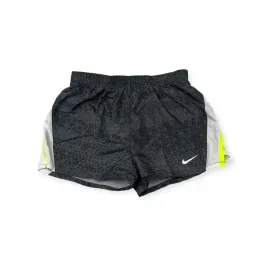 krotkie-spodenki-sportowe-chlopiece-nike-xs-3-4-lata