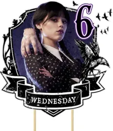 topper-ozdoba-na-tort-wednesday-addams-wiek