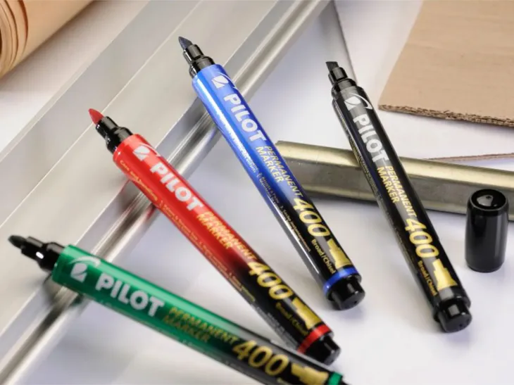marker-permanentny-pilot-400-broad-sciety-czerwony-kolor-czerwony