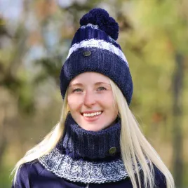 czapka-zimowa-z-kominem-horsenjoy-estera-kolor-granatowy