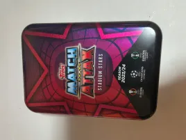 karty-pilkarskie-match-attax-duza-puszka-2023-24