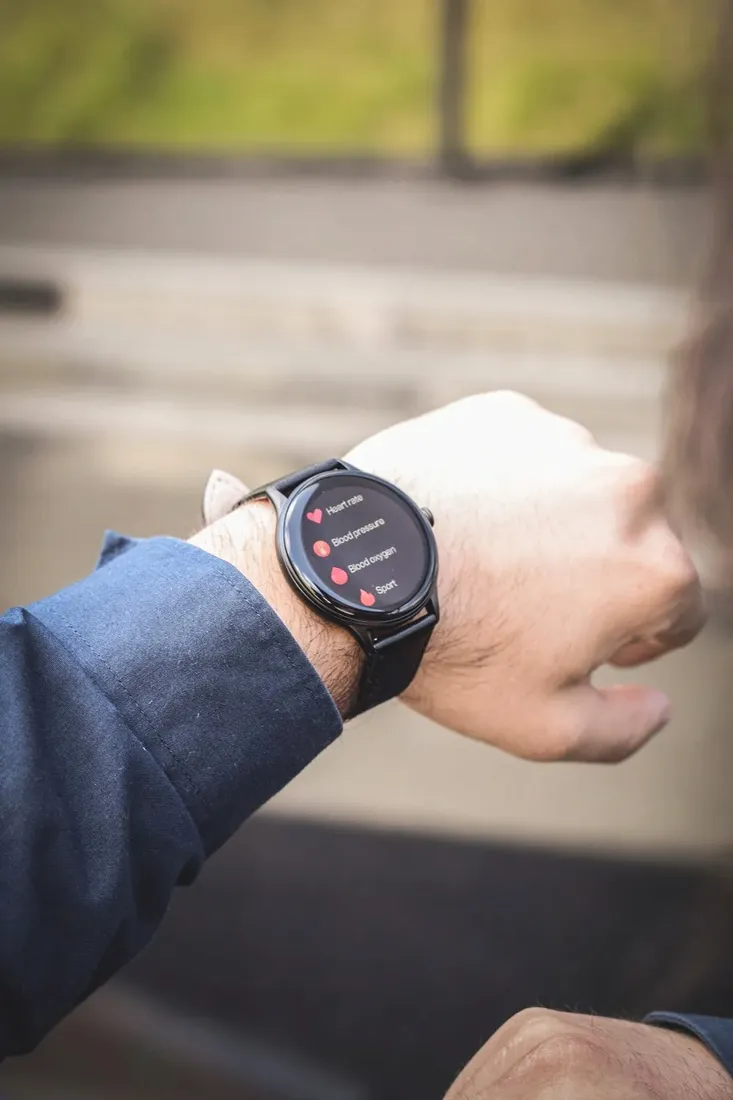 smartwatch-maxcom-fw48-amoled-satynowo-czarny-sms