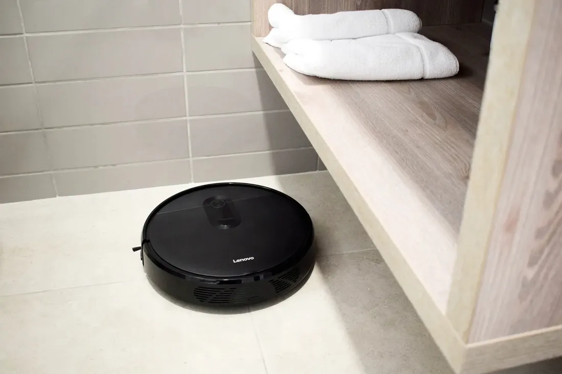 robot-sprzatajacy-lenovo-e2-pro-uv-do-150m2