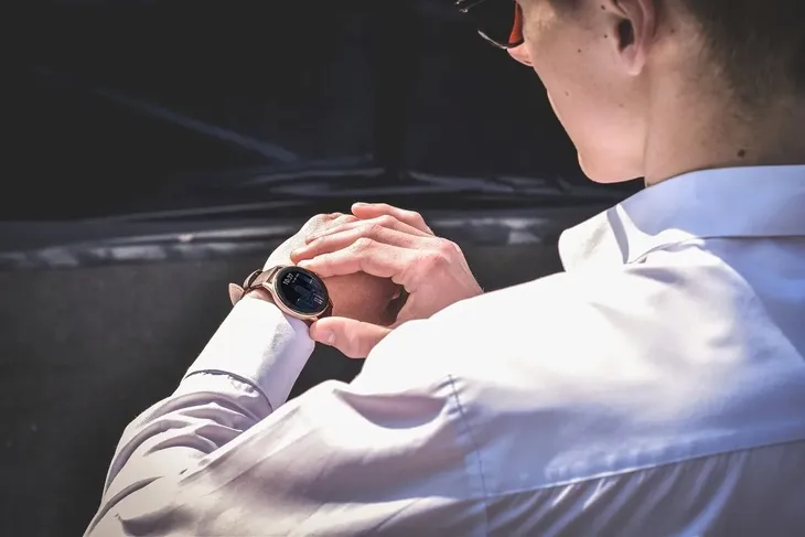 smartwatch-maxcom-fw48-vanad-satin-gold-amoled-kolor-zloty