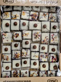torciki-lesne-ciasto-biszkoptowe-z-nadzieniem-jagodowym-max-1-8-kg