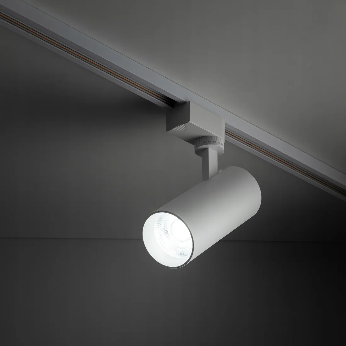 tracer-white-cct-10w