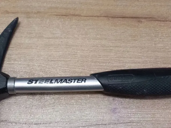 st-mlotek-ciesielski-steelmaster-waga-z-opakowaniem-0-6-kg-stan-nowy