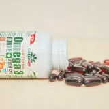 omega-3-witamina-d3-2000-iu-witamina-k2-e-mocna-formula-330-epa-220-dha-przeznaczenie-dla-kobiet-dla-mezczyzn-dla-seniorow-dla-sportowcow-uniwersalne