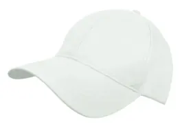 bejsbolowka-biala-czapka-z-daszkiem