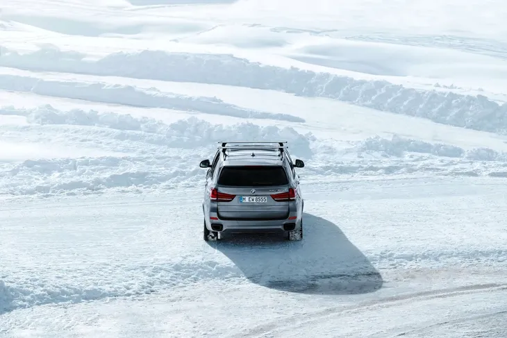 bagaznik-dachowy-thule-wingbar-range-rover-velar-waga-z-opakowaniem-8-kg