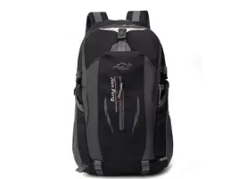 lekki-plecak-turystyczny-podrozny-gorski-trekking