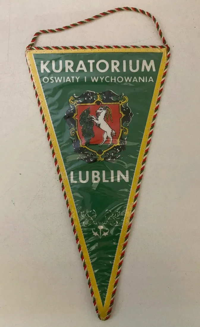 proporczyk-kuratorium-oswiaty-i-wychowania-lublin