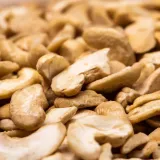 your-taste-orzechy-nerkowca-polowki-500g-produkt-nie-zawiera-antyzbrylaczy-barwnikow-cholesterolu-cukru-drozdzy-glutenu-gmo-jajek-konserwantow-laktozy-nabialu-oleju-palmowego-pestek-pszenicy-soi-substancji-zbrylajacych-tluszczy-trans-utwardzanych