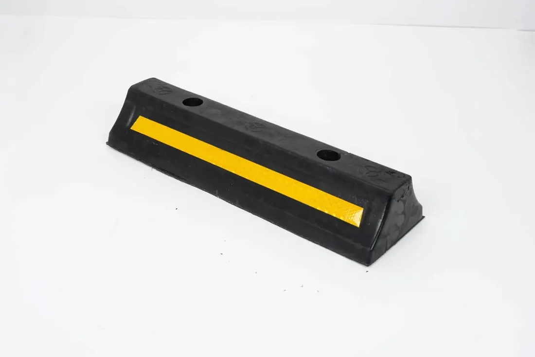 ogranicznik-parkingowy-separator-prog-47-cm-stan-nowy