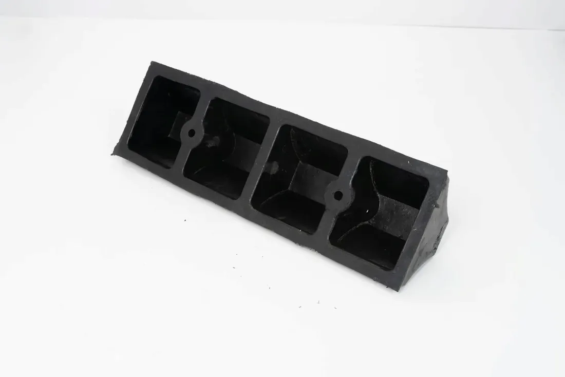 ogranicznik-parkingowy-separator-prog-47-cm