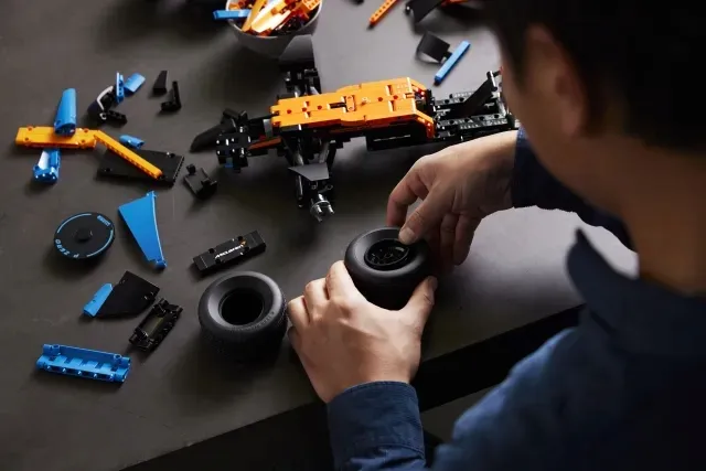42141-lego-technic-samochod-mclaren-formula-1-bohater-brak
