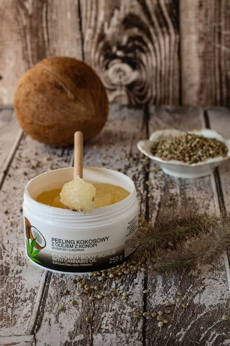 peeling-do-ciala-kokosowy-z-olejem-z-konopi-or-piling-cukrowy-or-100percent-natury