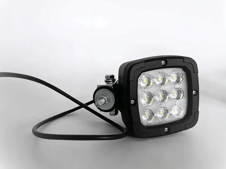 lampa-robocza-cofania-ft-036-halogen-led-typ-samochodu-autobusy-samochody-ciezarowe-samochody-dostawcze-samochody-kempingowe-samochody-osobowe