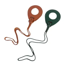 etui-na-airtag-skorzane-zielony-brazowy-2-szt