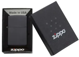 zapalniczka-zippo-benzynowa-czarna-black-matte