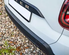 nakladka-listwa-ochronna-na-tylny-zderzak-do-dacia-duster-2018-2024