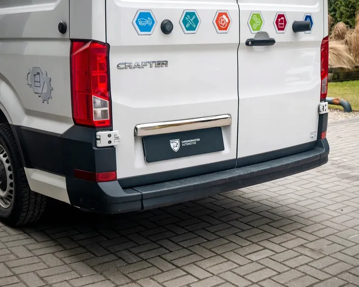 listwa-tylnej-klapy-nad-tablice-rejestracyjna-do-vw-e-crafter-2017-stan-nowy-numer-katalogowy-producenta-7556053