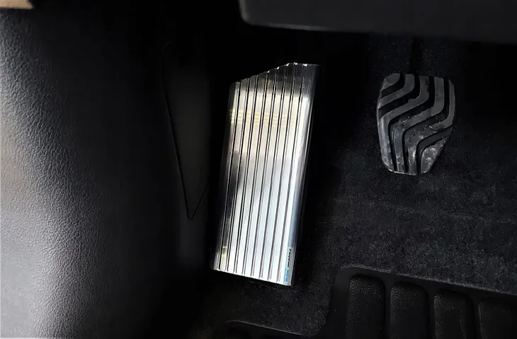 podstopnica-podnozek-mitsubishi-lancer-x-2007-2016-stan-nowy-waga-z-opakowaniem-0-5-kg