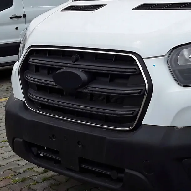 ramka-atrapy-przedniej-maskownicy-grilla-do-ford-transit-2019-stan-nowy
