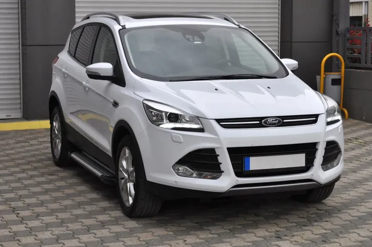 stopnie-boczne-progi-ford-kuga-2008-2012-numer-katalogowy-producenta-chr-2121ab004