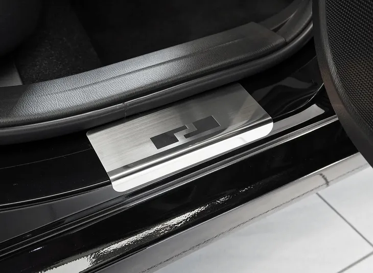 nakladki-ochronne-na-progi-listwy-progowe-do-vw-multivan-2021-numer-katalogowy-producenta-08-1885-stan-nowy