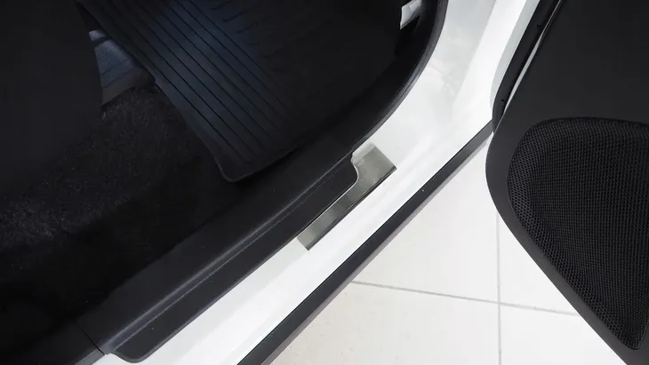 nakladki-ochronne-na-progi-listwy-progowe-do-suzuki-ignis-iii-2017-stan-nowy-numer-katalogowy-producenta-08-1485-producent-alu-frost