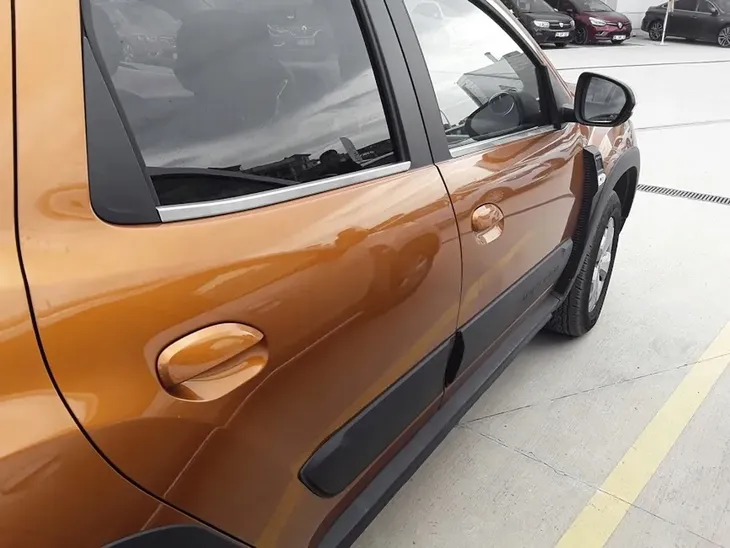 listwy-przyokienne-pod-szyby-boczne-do-dacia-duster-2018-stan-nowy